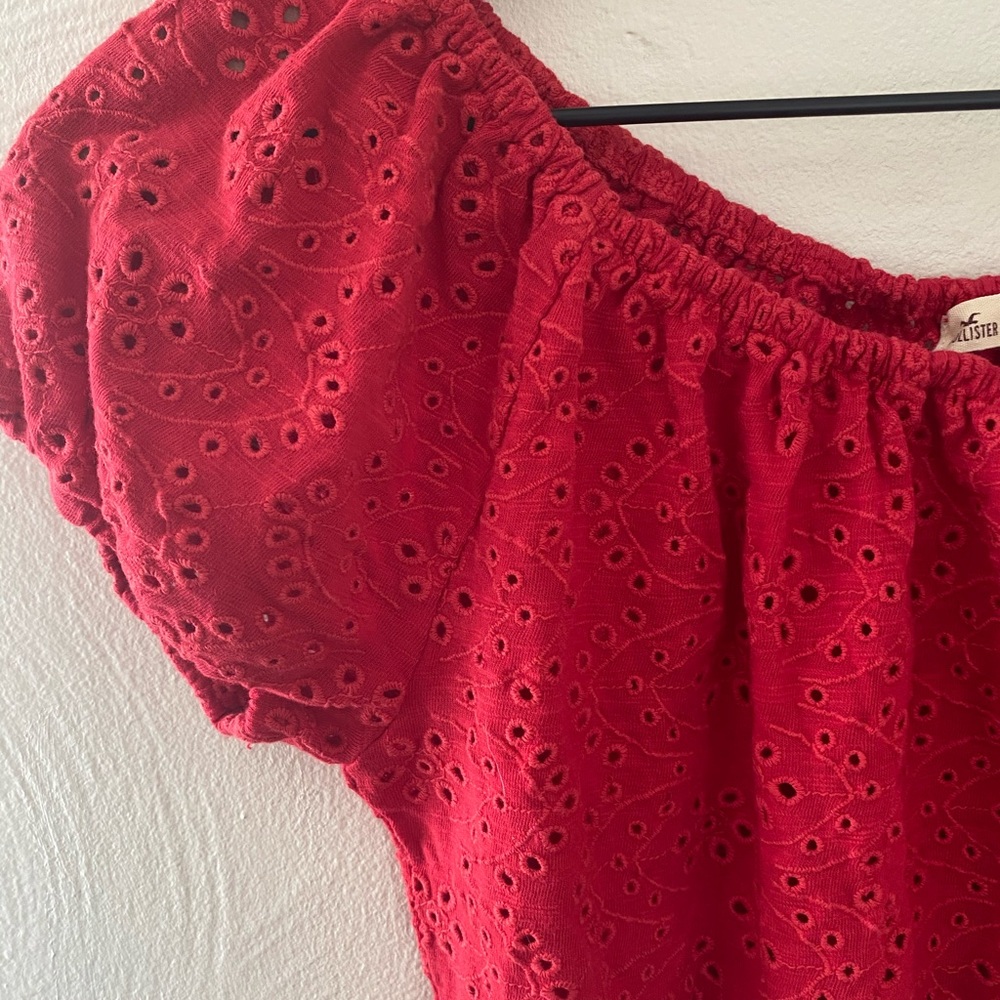 *SOLD* Hollister Eyelet Crop Top - Picture 3 of 4